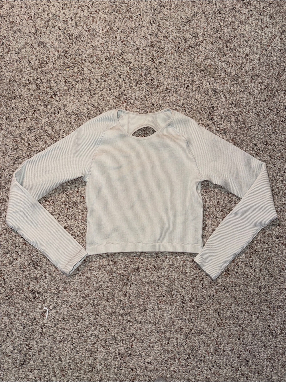 Long-Sleeve Grey Ribbed Crop Top with Open Back